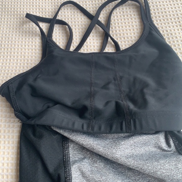 Champion work out tank with built in bra size XS - Picture 8 of 9